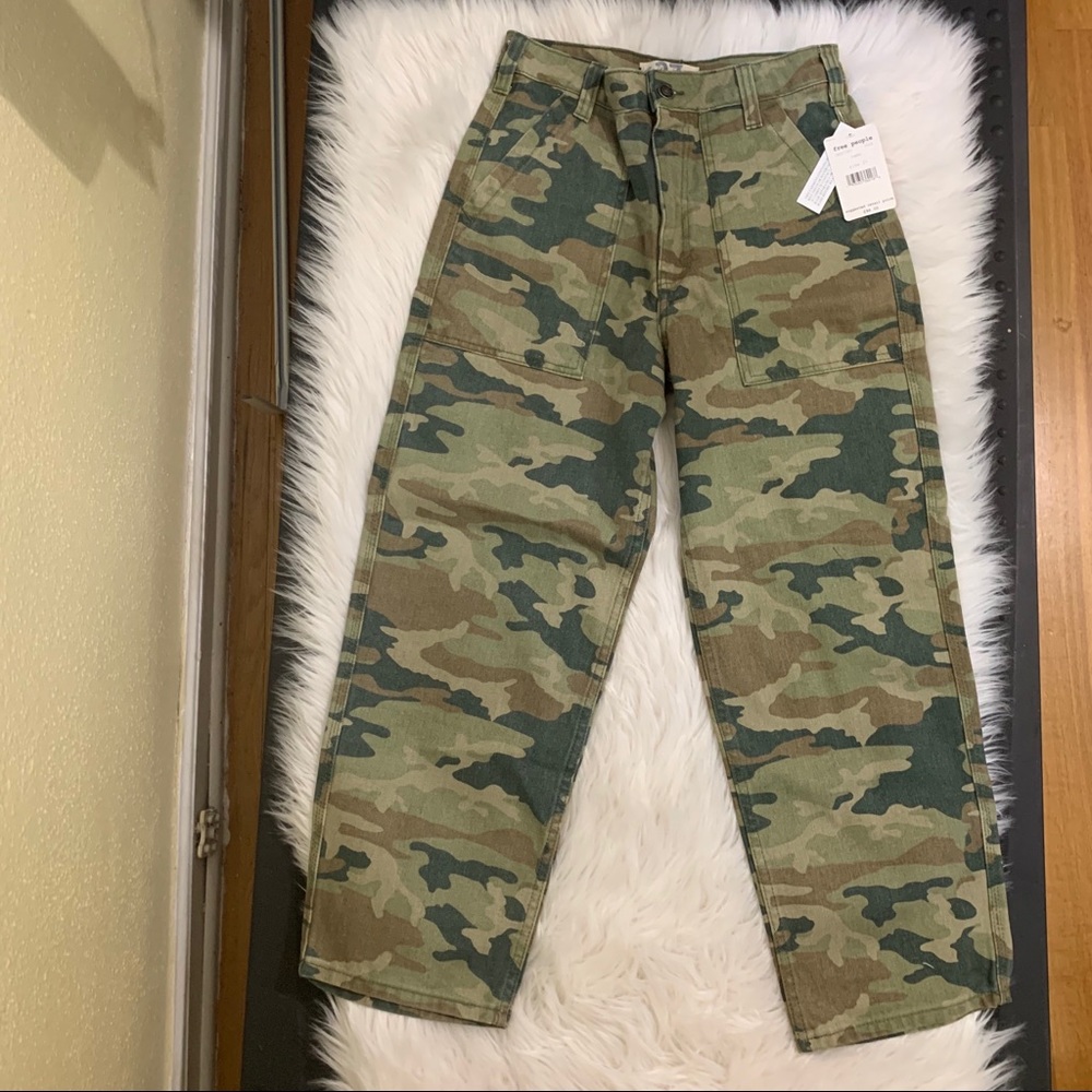 NWT/Free people Remy Camo Printed Capri/27 - Picture 2 of 11